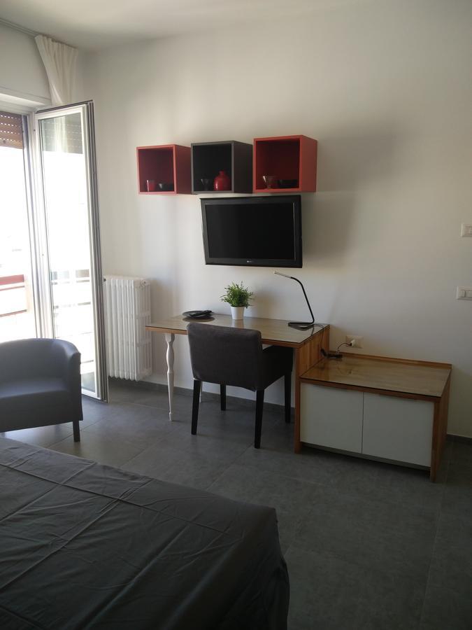 B&B Via Roma 15 아쿠아비바 델레 폰티 외부 사진